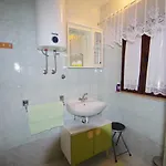 House In Village Semesterbostad
