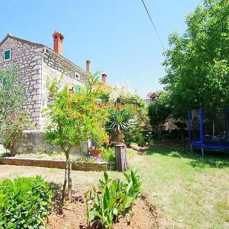 Дом отдыха House In Village