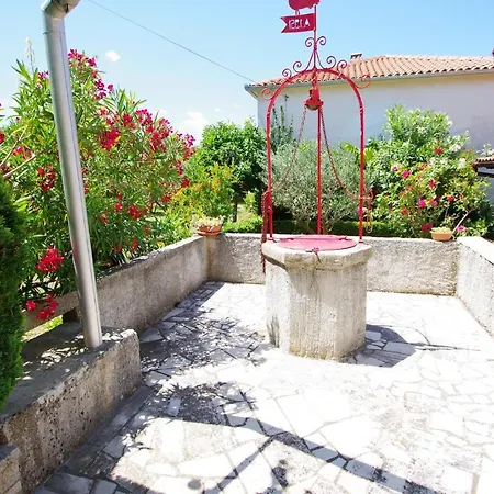 House In Village Сasa de vacaciones Rakalj