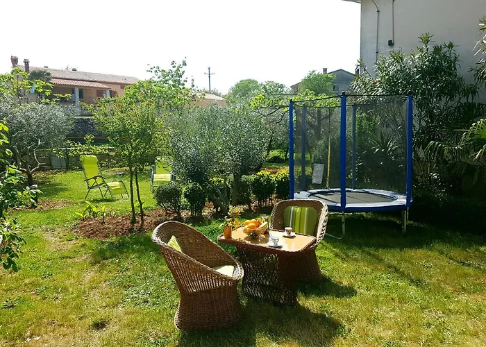 House In Village 펜션 Rakalj