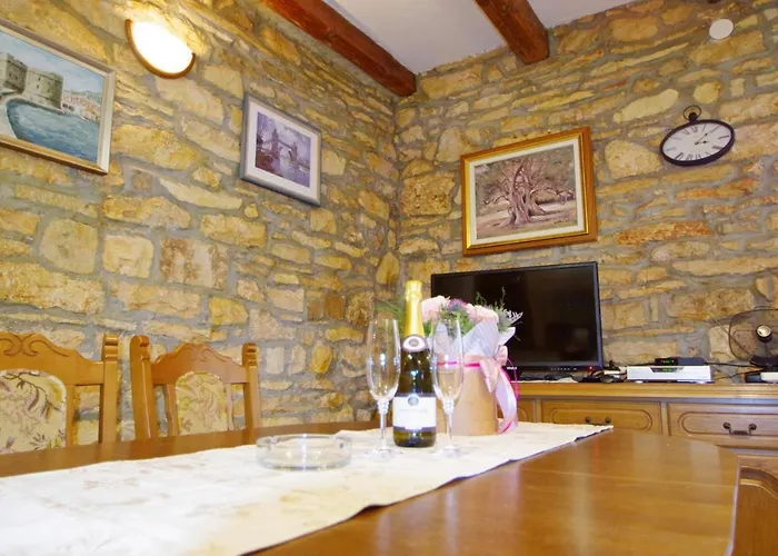 펜션 House In Village Rakalj