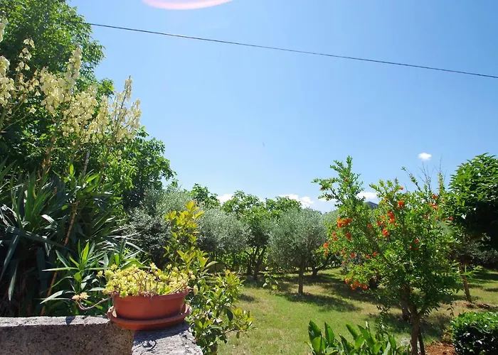 펜션 House In Village Rakalj