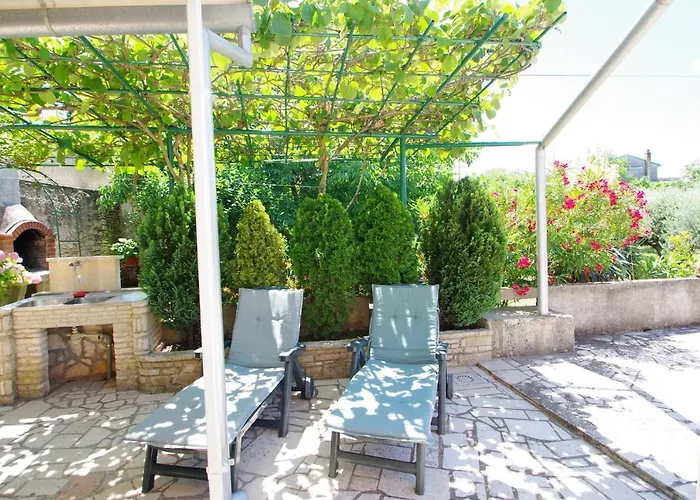 House In Village 펜션 *