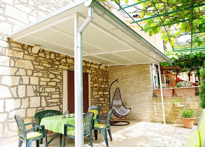 House In Village 펜션 Rakalj